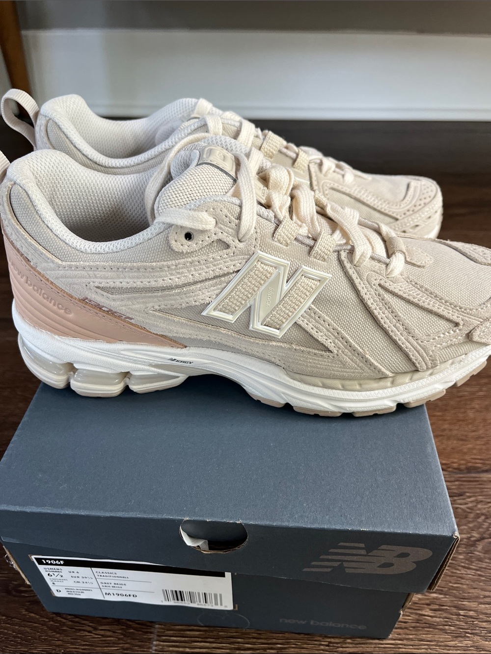 New Balance 1906F NWT women’s 8 Timberwolf Frappe